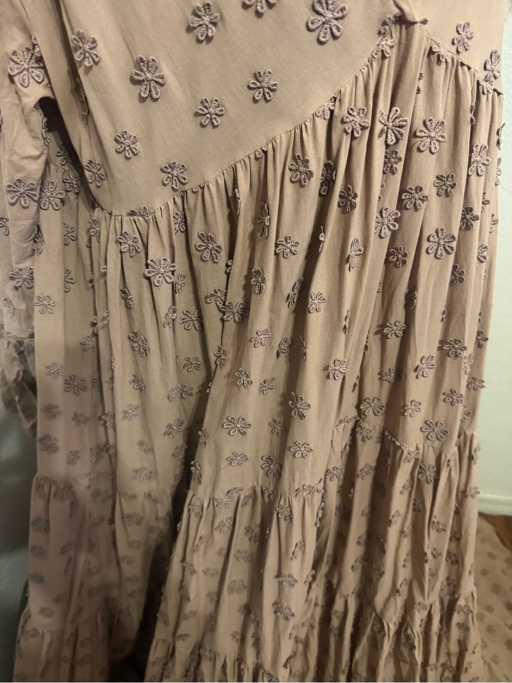 Dodo Bar Or Floral Appliqué Tan trumpet sleeve Maxi Dress - Size L - Picture 3 of 10